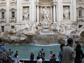 La Fontana de Trevi, la más grande y famosa de las fuentes de Roma.