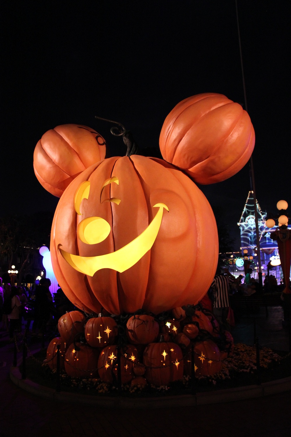 Disney Sisters Mickeys Halloween Party Guide at Disneyland What You