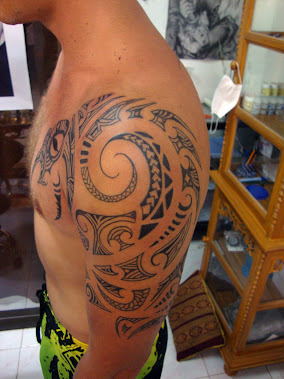 Maori shoulder tattoo thailand