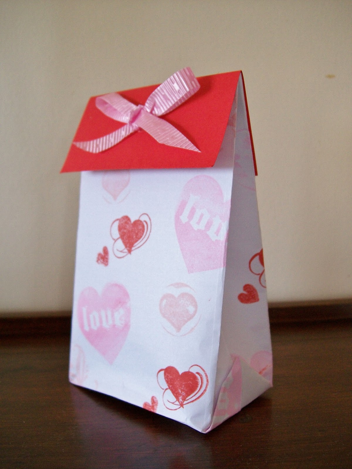 The Ramblings of a Multi-tasking Mama: Valentines Gift Bags