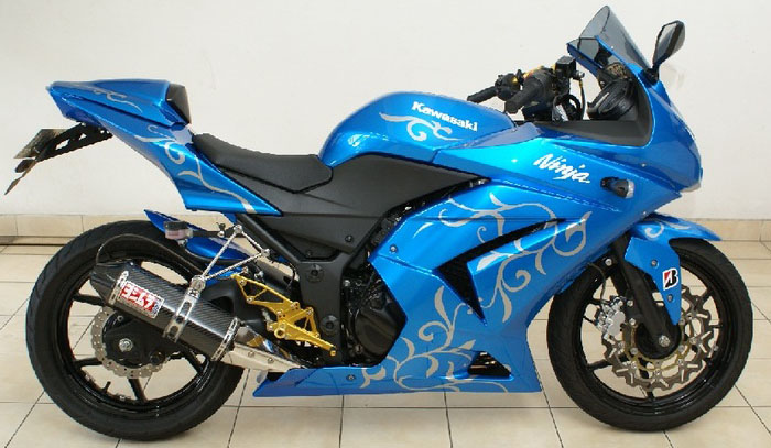 Variasi / Modifikasi Kawasaki Ninja 250R Super Keren title=