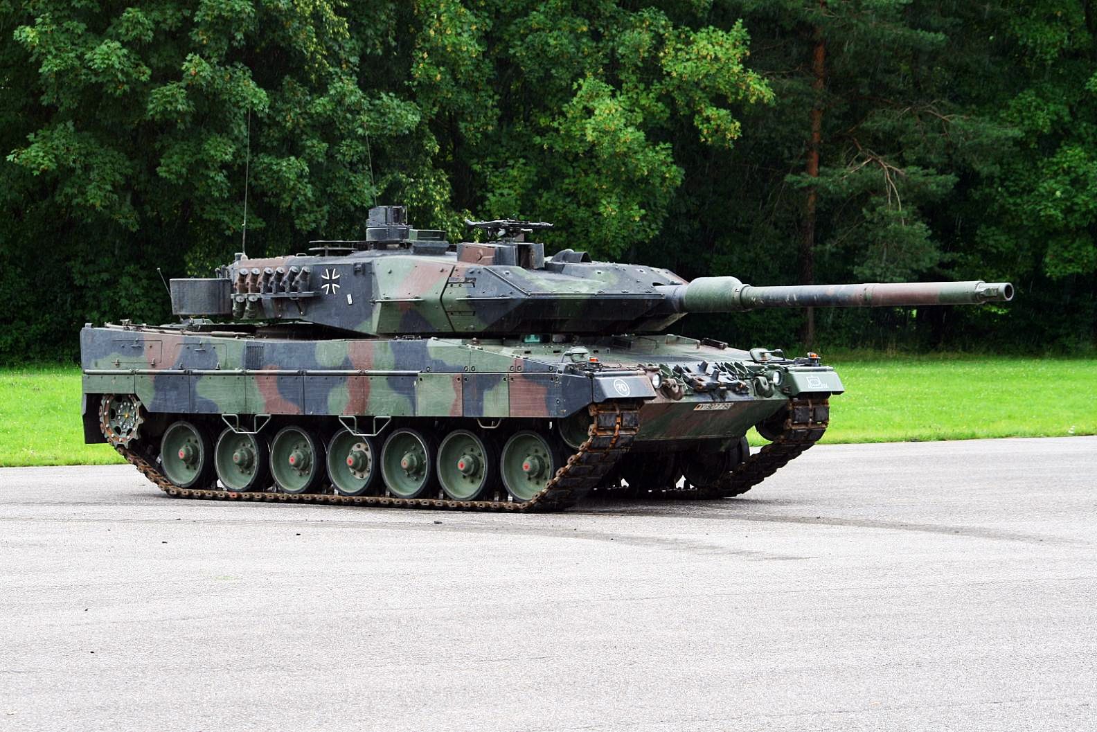Indonesia compra cien carros de combate Leopard a Alemania. Leopard+2A6+Germany