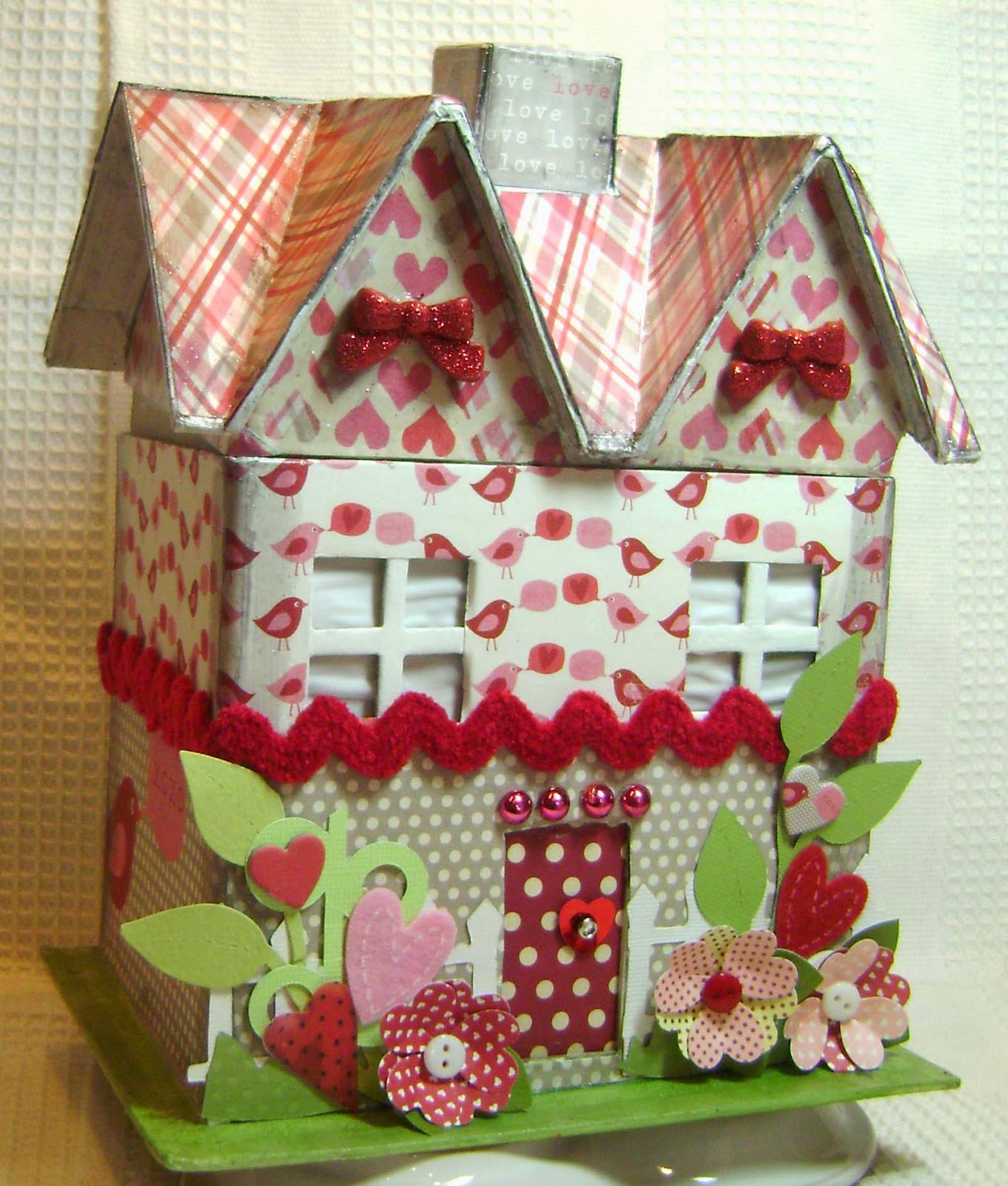 KitsNbits Decoupage Gift Boxes with Helmar