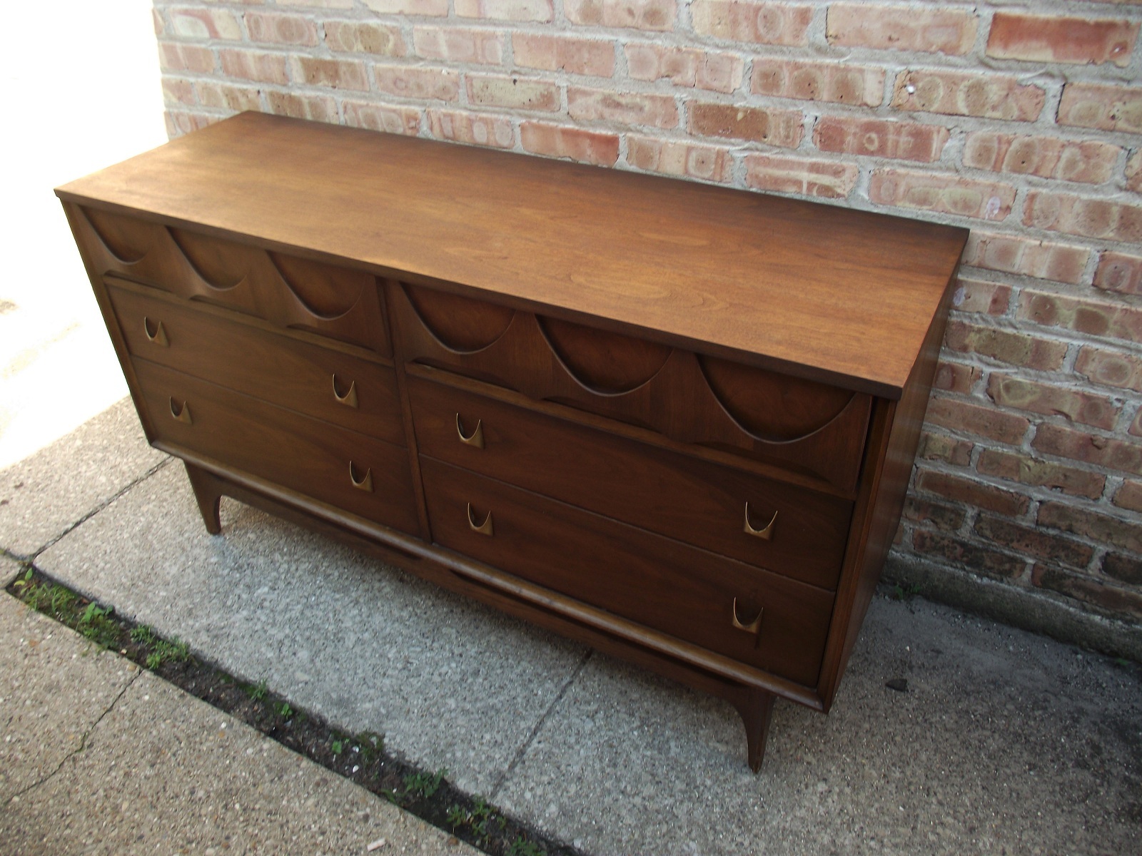 Vintage Ground Mid Century Broyhill Brasilia Six Drawer Dresser