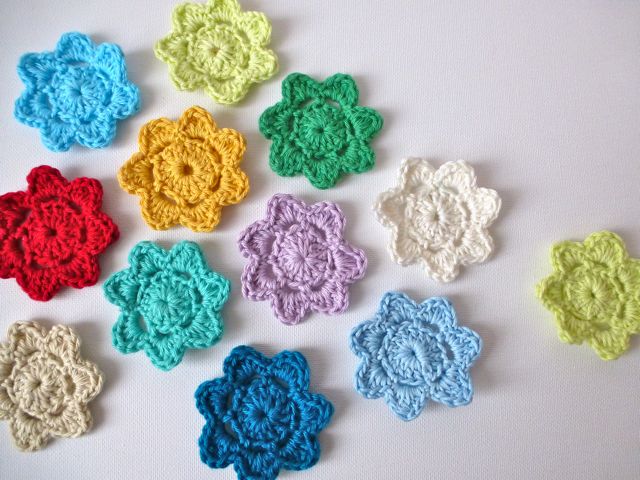 My Rose Valley: Darling Crochet Flower Pattern