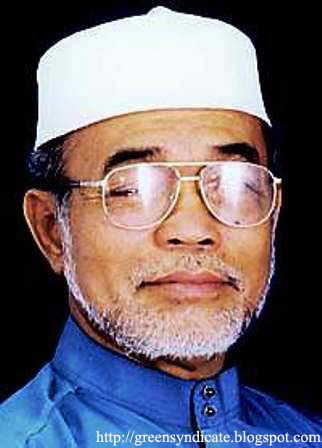 http://2.bp.blogspot.com/-QSrVLsPN1cc/TeM_vtwCbVI/AAAAAAAAHoU/zddMsAxPQKE/s1600/UstFadzil1118%255B1%255D.jpg