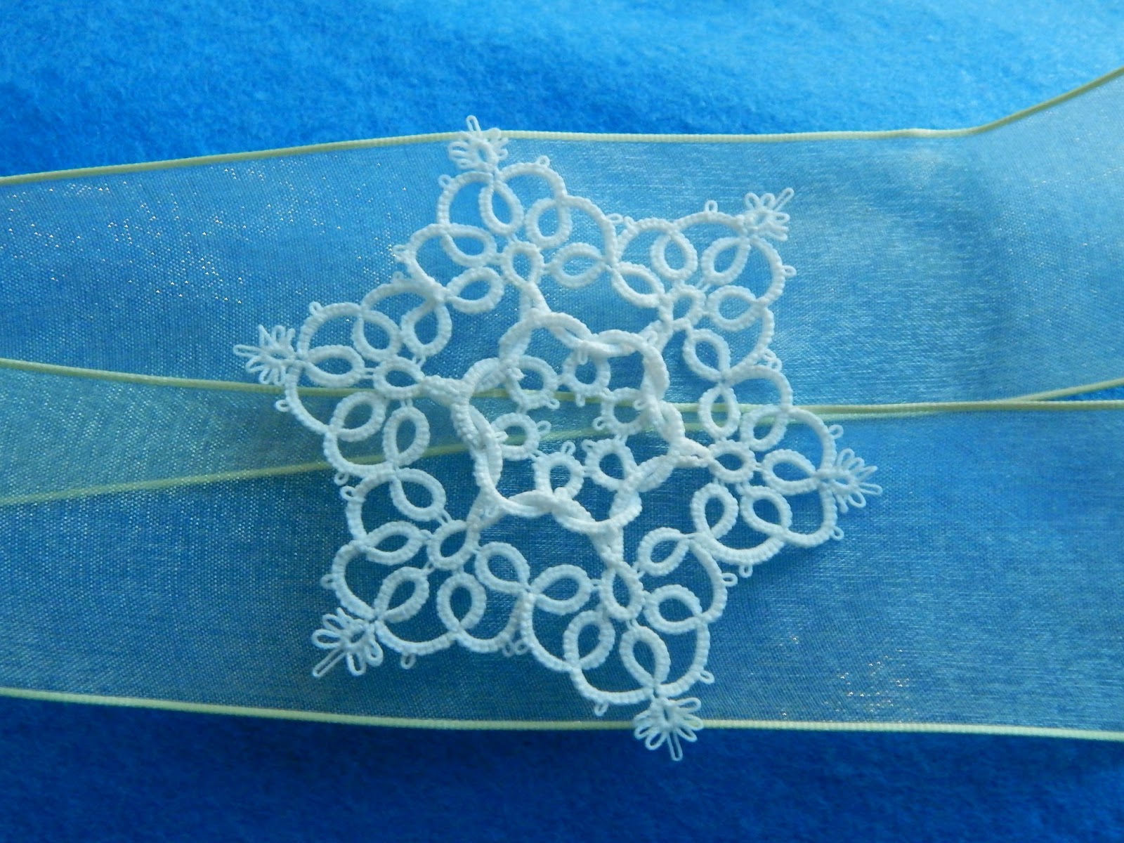 Carollyn's Tatting Blog Celtic Snow Pattern by Renulek!