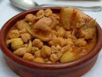 http://www.asopaipas.com/2013/12/guiso-de-garbanzos-callos-y-castanas.html