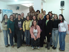 Escritora  SALMA FERRAZ  com os acadêmicos do curso de Letras-Português da EaD/UFSC