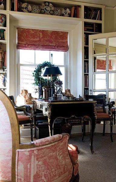 Eye For Design: Decorate Your Home With Desks