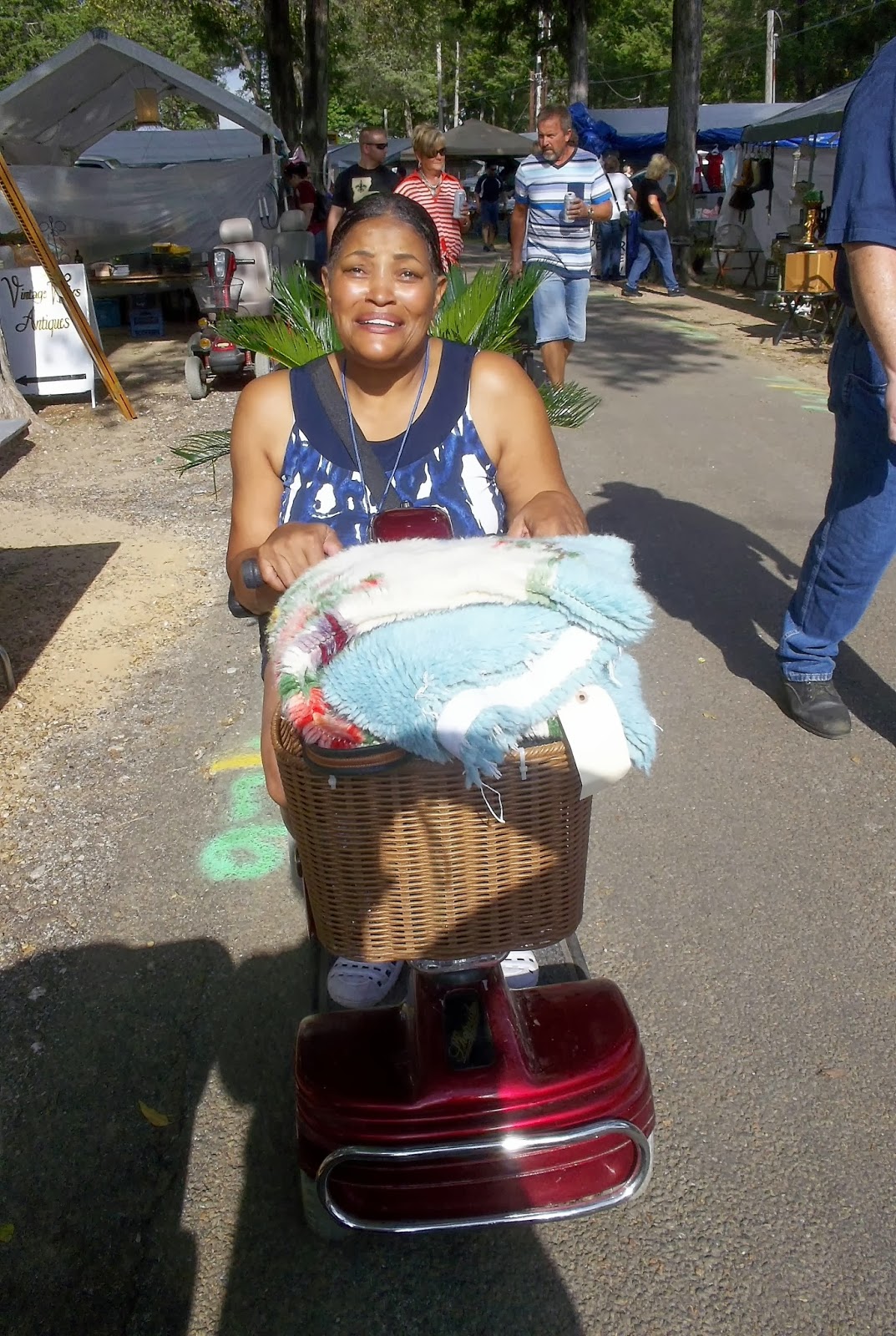 Little, Bitty Damn Houze! FIRST MONDAY TRADE DAYS CANTON, TX