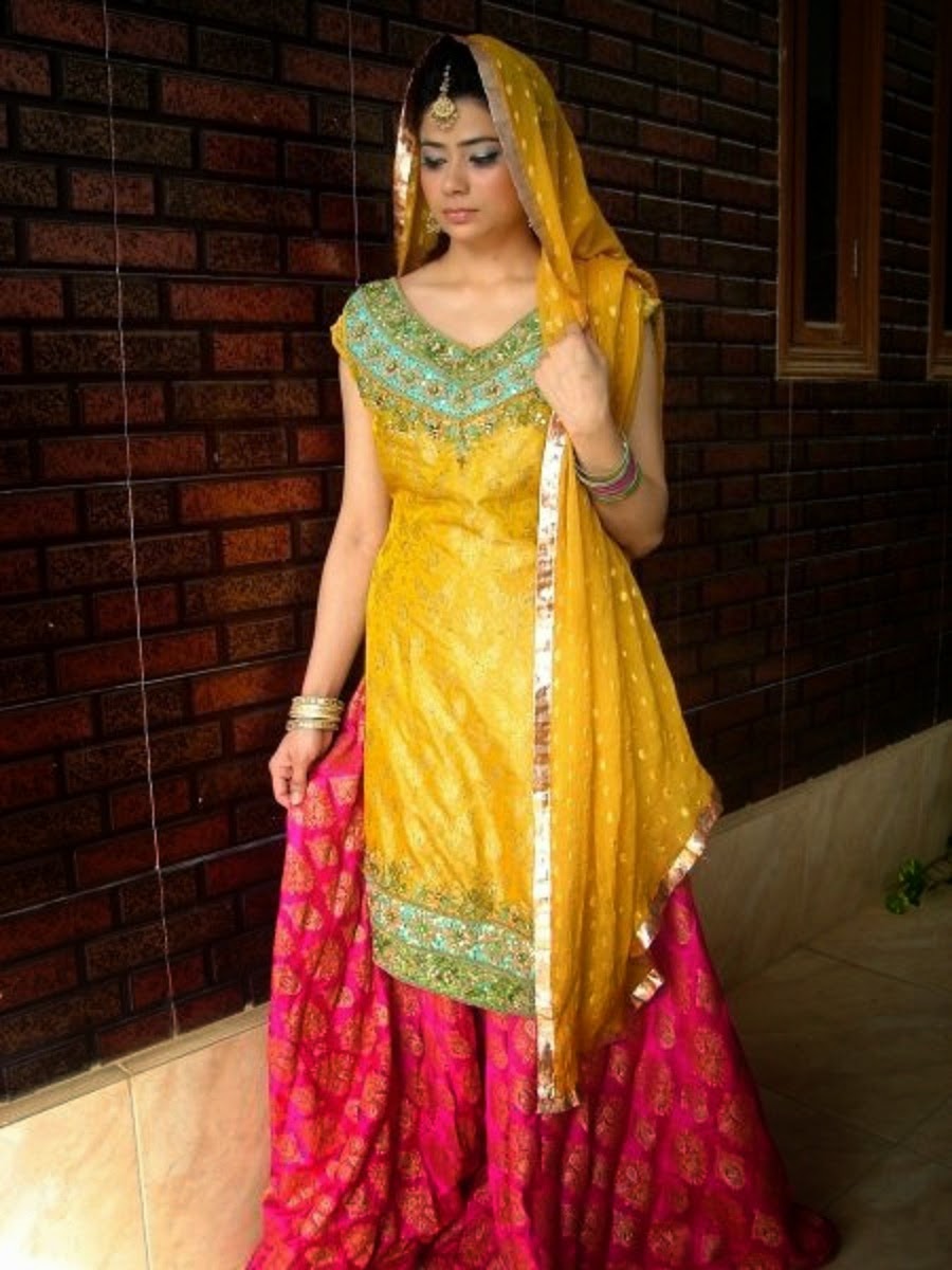 Stylish Pakstani Mehndi Dresses Arrivals for Brides 2014-2015 Wallpapers Free Download