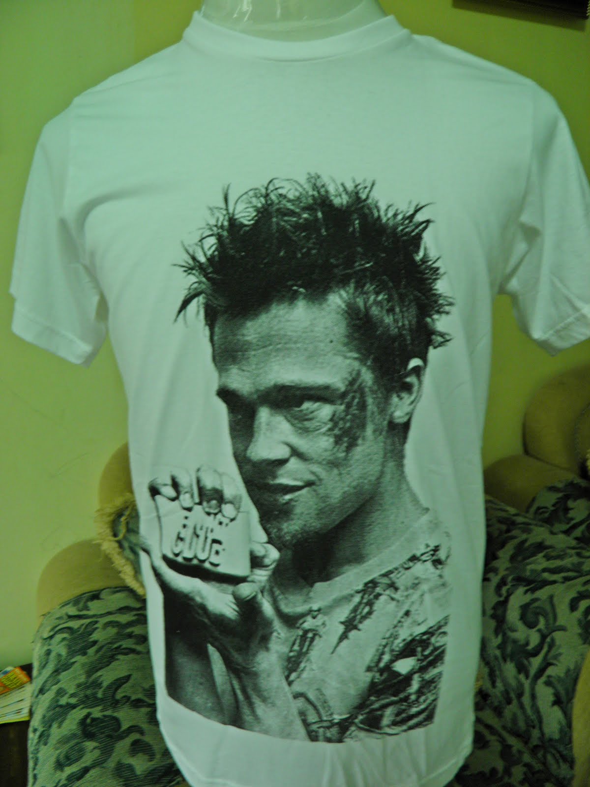 ROCKA ROLLA: BRAD PITT (FIGHT CLUB)