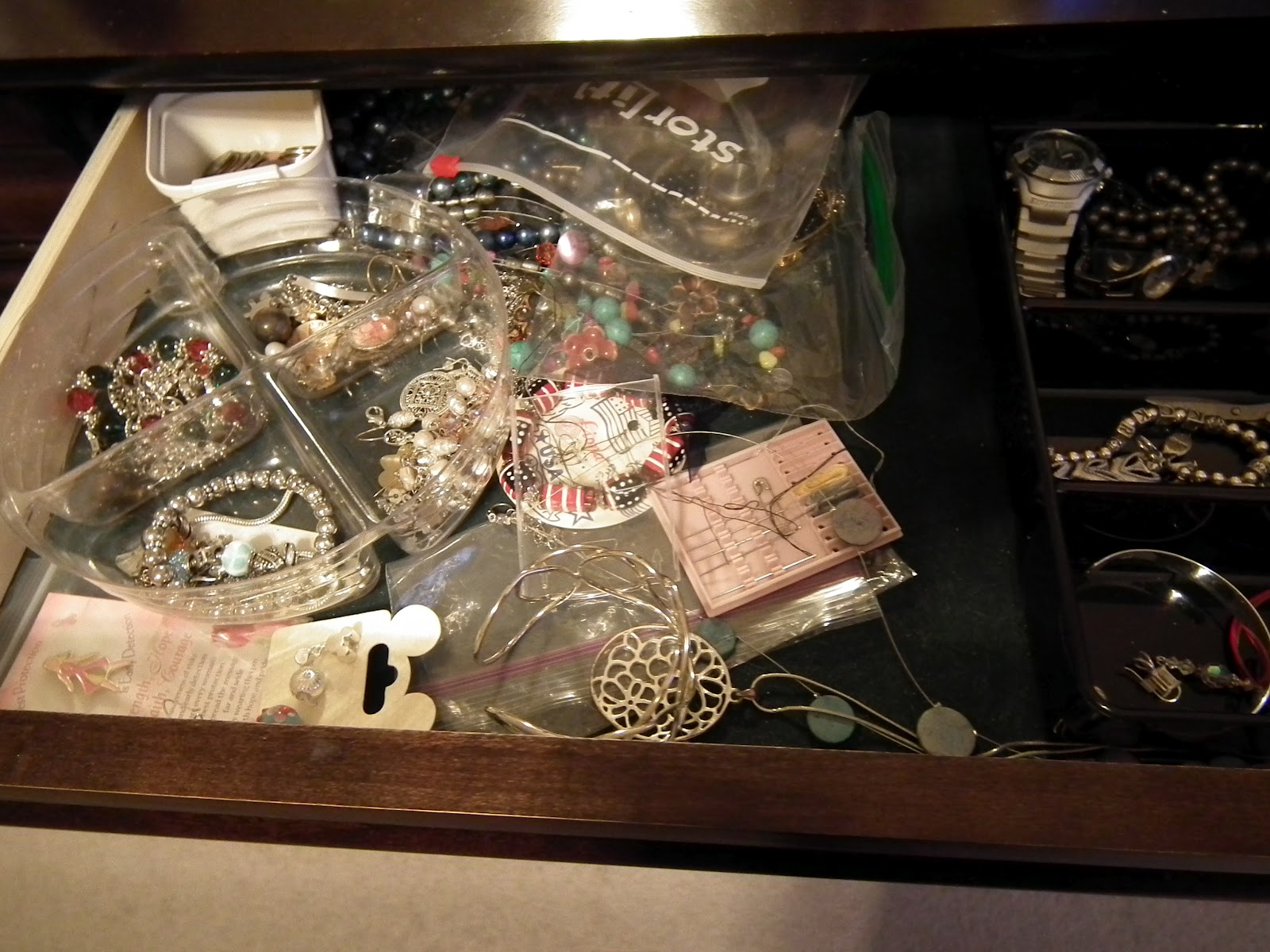 Meaningful Nest DIY Jewelry OrganizationMuffin Tins