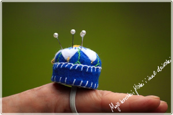 pincushion, felt craft, prace z filcu, biżuteria z filcu, sewing accesories, needle book