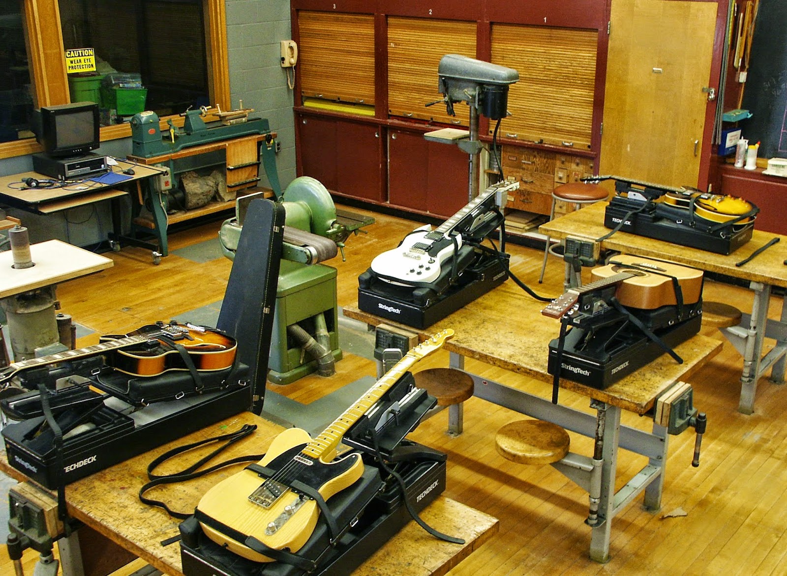 McConville Guitars / Guitar Repair and Design Courses / Guitar Repair