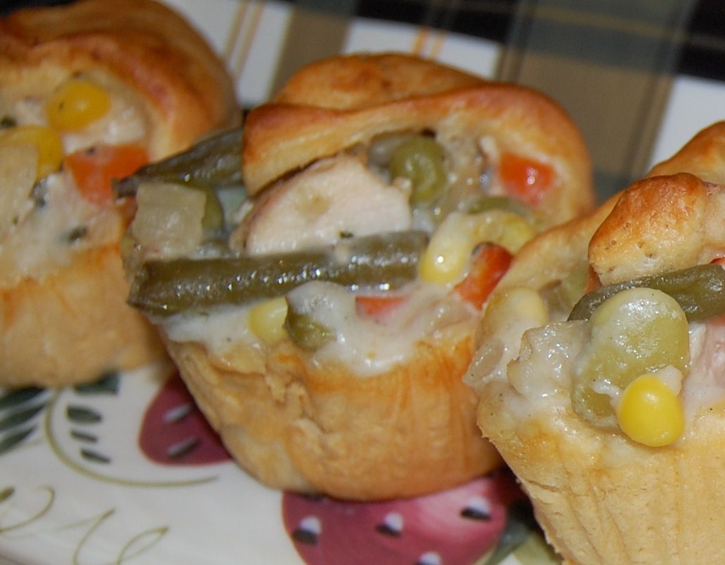 KnitOne,PearlOnion: Chicken Pot Pie Cups