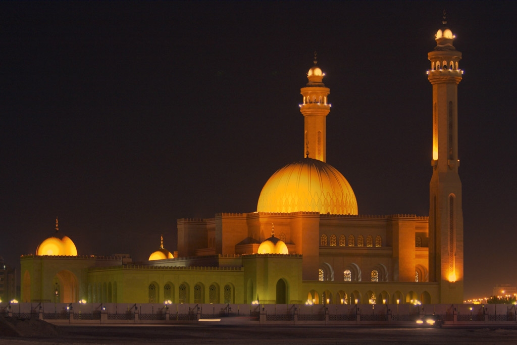 اروع مساجد العالم Al+Fateh+Mosque+in+Manama+-+Bahrain+%2528night%2529