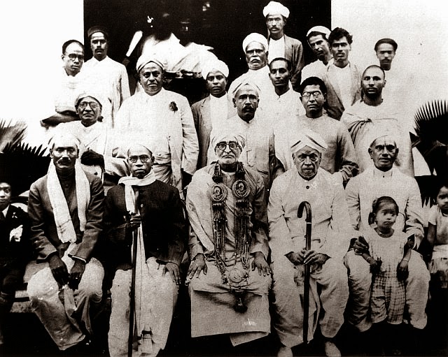 Srila Prabhupada with Saraswati Thakur Maharaj Srila Prabhupada with Saraswati Thakur Maharaj