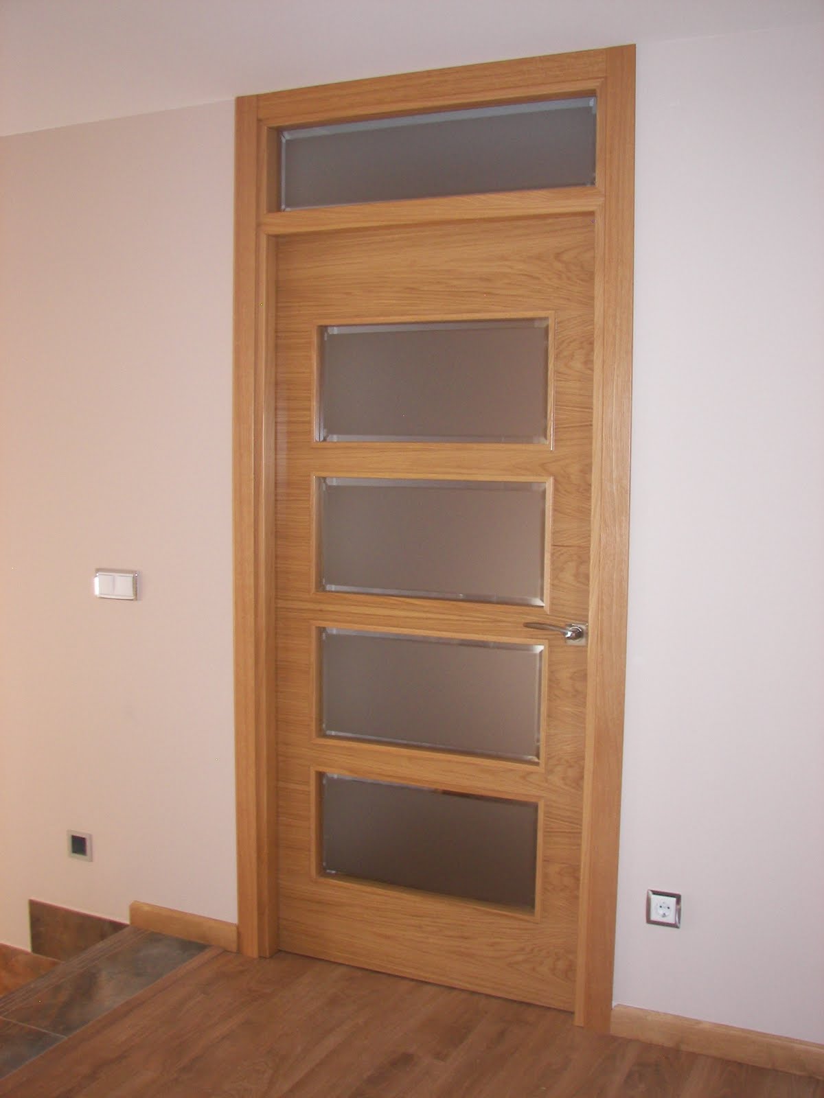 CARPINTERIA VIOSCA RODA: PUERTA DE PASO CON MONTANTE