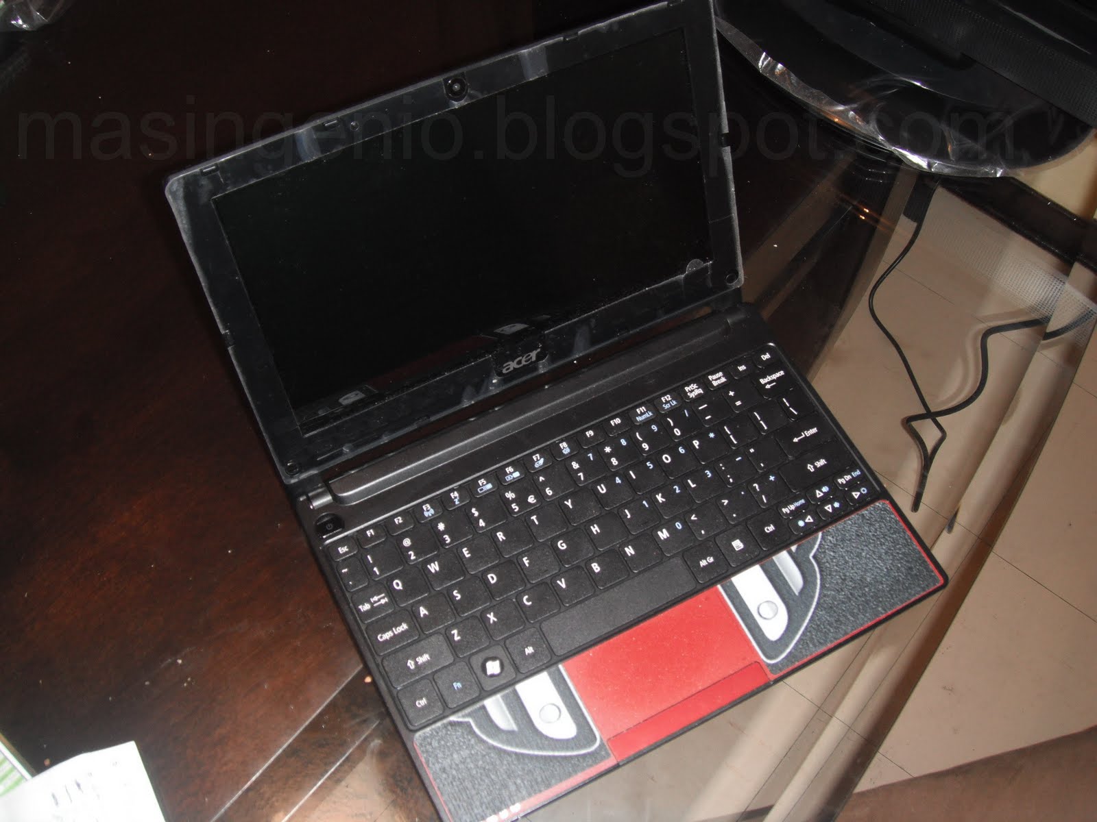 http://2.bp.blogspot.com/-QiPeVCiDfv0/TlxR6OGnQsI/AAAAAAAAAEY/3Ja5hrCzHHc/s1600/acer_one2.jpg