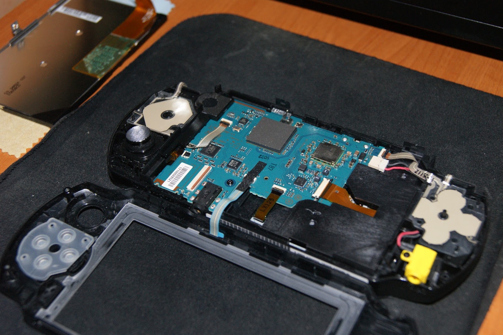 Petros Projects and stuff Sony psp e1004 (fuses)