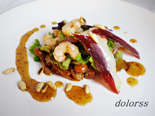 http://2.bp.blogspot.com/-Qj69HVQMCFE/T5FdOli9_TI/AAAAAAAAGUM/lF50hVXf0ok/s640/Ensalada+templada+setas%252C+gambas+%252C+jam%25C3%25B3n+de+pato.JPG