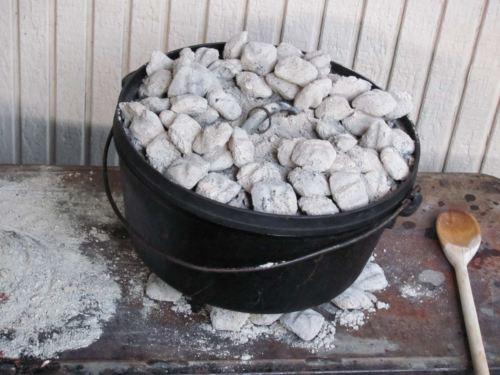 Rogue Dutch Oven Cookers Fast, Camp Corned Beef and Cabbage