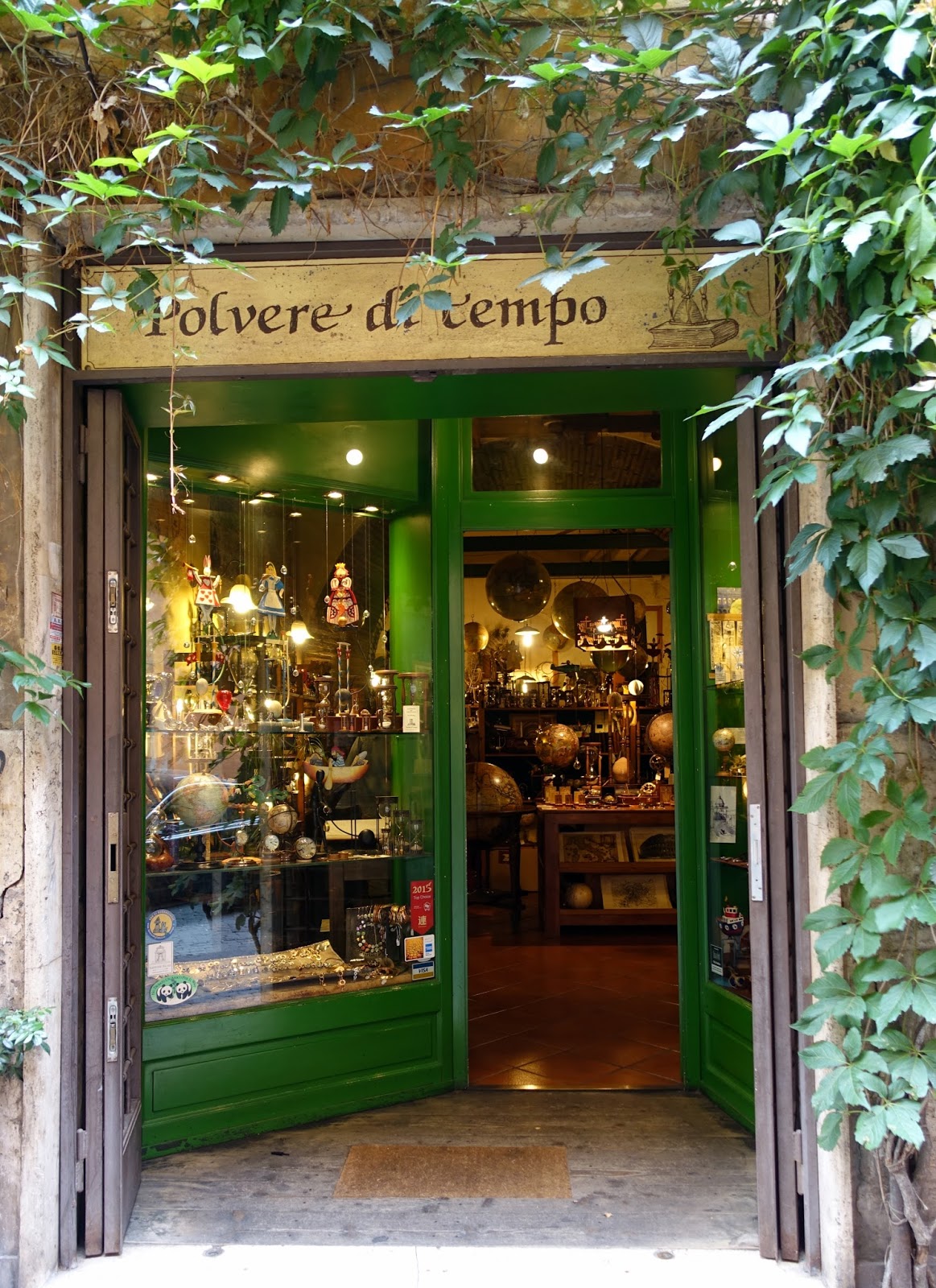 Rome the Second Time Shopping in Rome... RST finds the perfect gift