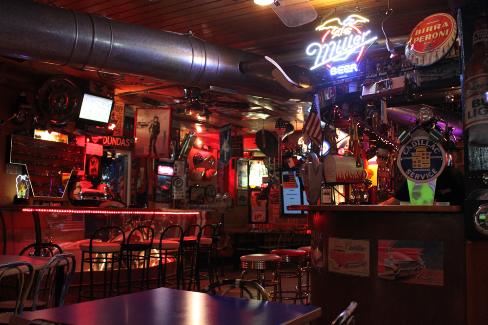 Top Restaurants Amp Bars In Molise Heights The Cadillac Ranch