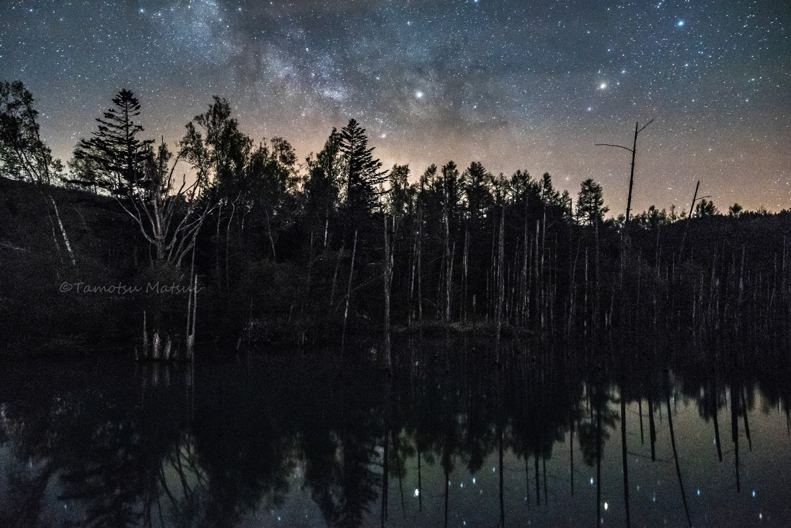 Tamotsu Matsui photograph: いつぞやの青い池の夜