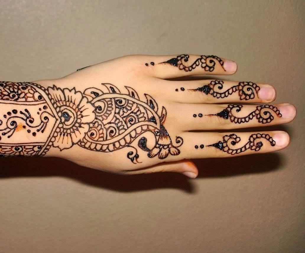 Perfect hands with henna