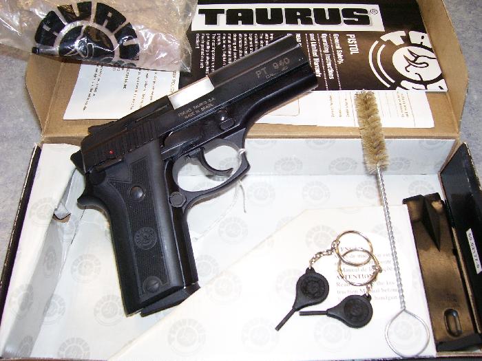 PISTOLA TAURUS PT 940