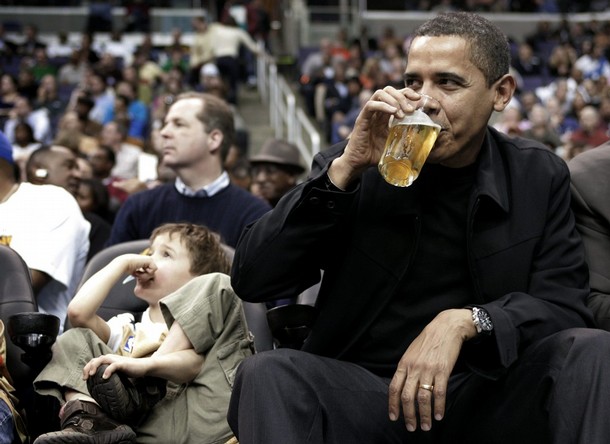 barack-obama-drinking-beer.jpg