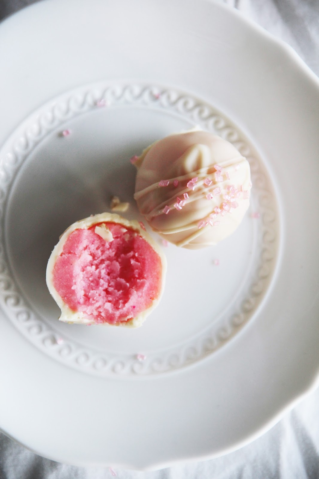 Champagne Cake Pops fork and flower Champagne Cake Pops fork and flower