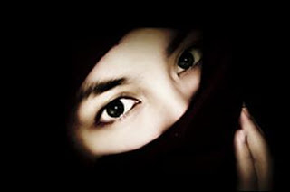 Hijab Dan Akhlak Adalah Dua Hal Yang Berbeda