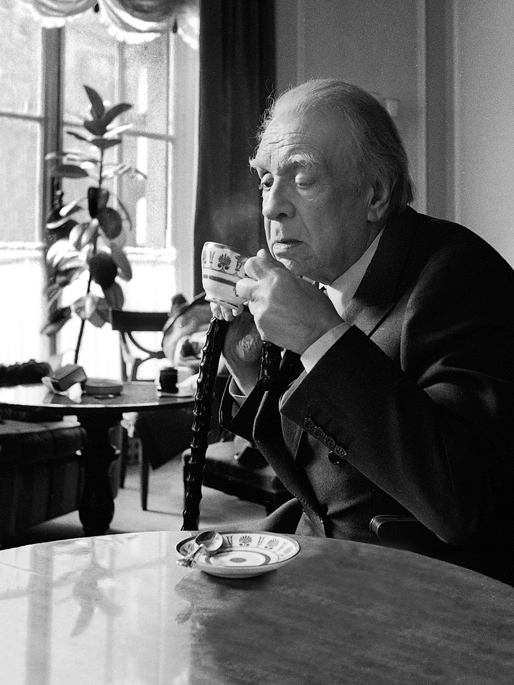 JORGE LUIS BORGES