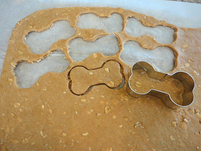 Keeping up with the Kitchen Mom Homemade Dog Biscuits