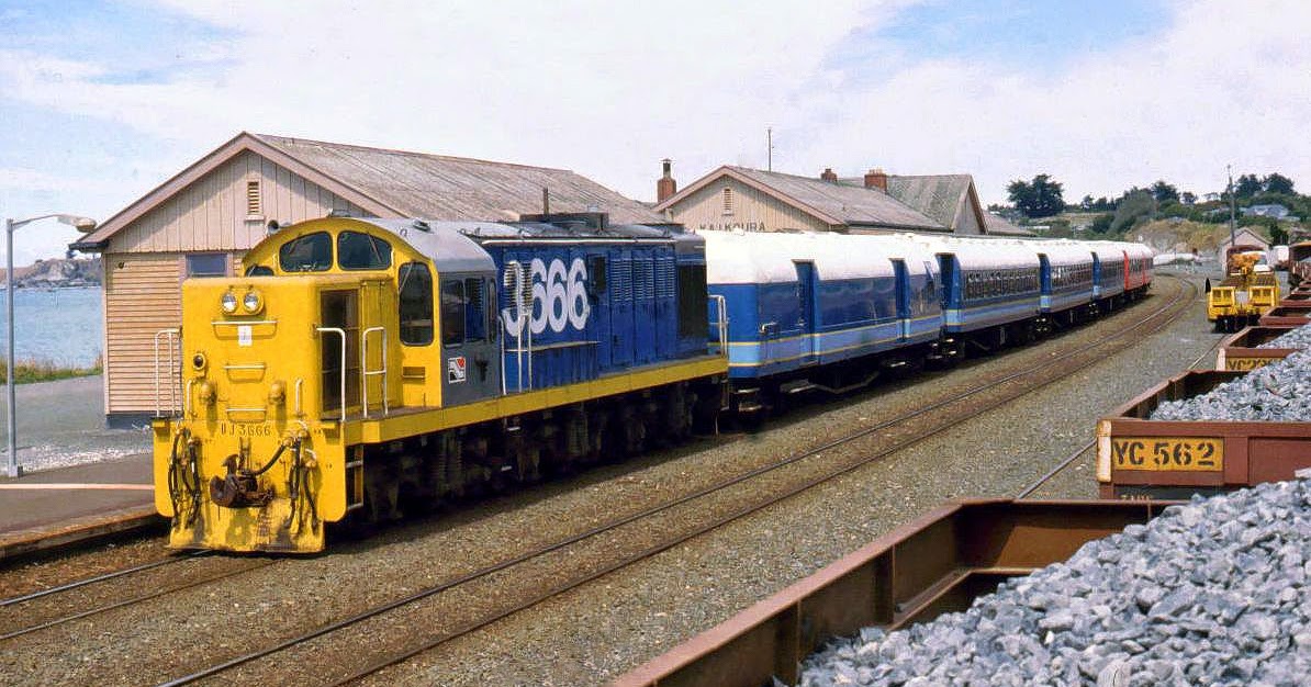 transpress nz Christchurch to Picton passenger train stops at Kaikoura