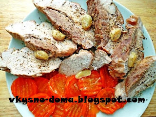 Свинина в винном маринаде, запеченная в фольге