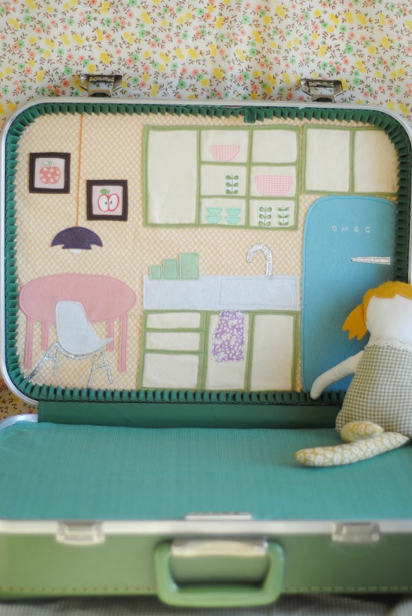 hart + sew Vintage Baby Clothing doll suitcase tutorial
