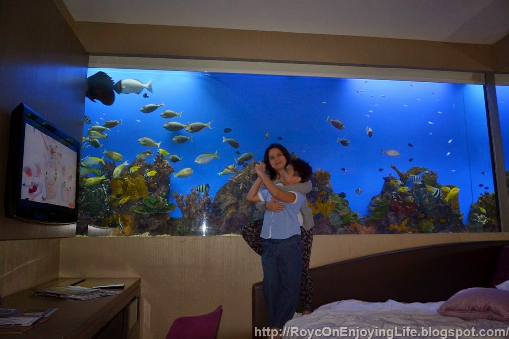 Royc On Enjoying Life Something Is Fishy In Our Hotel Room