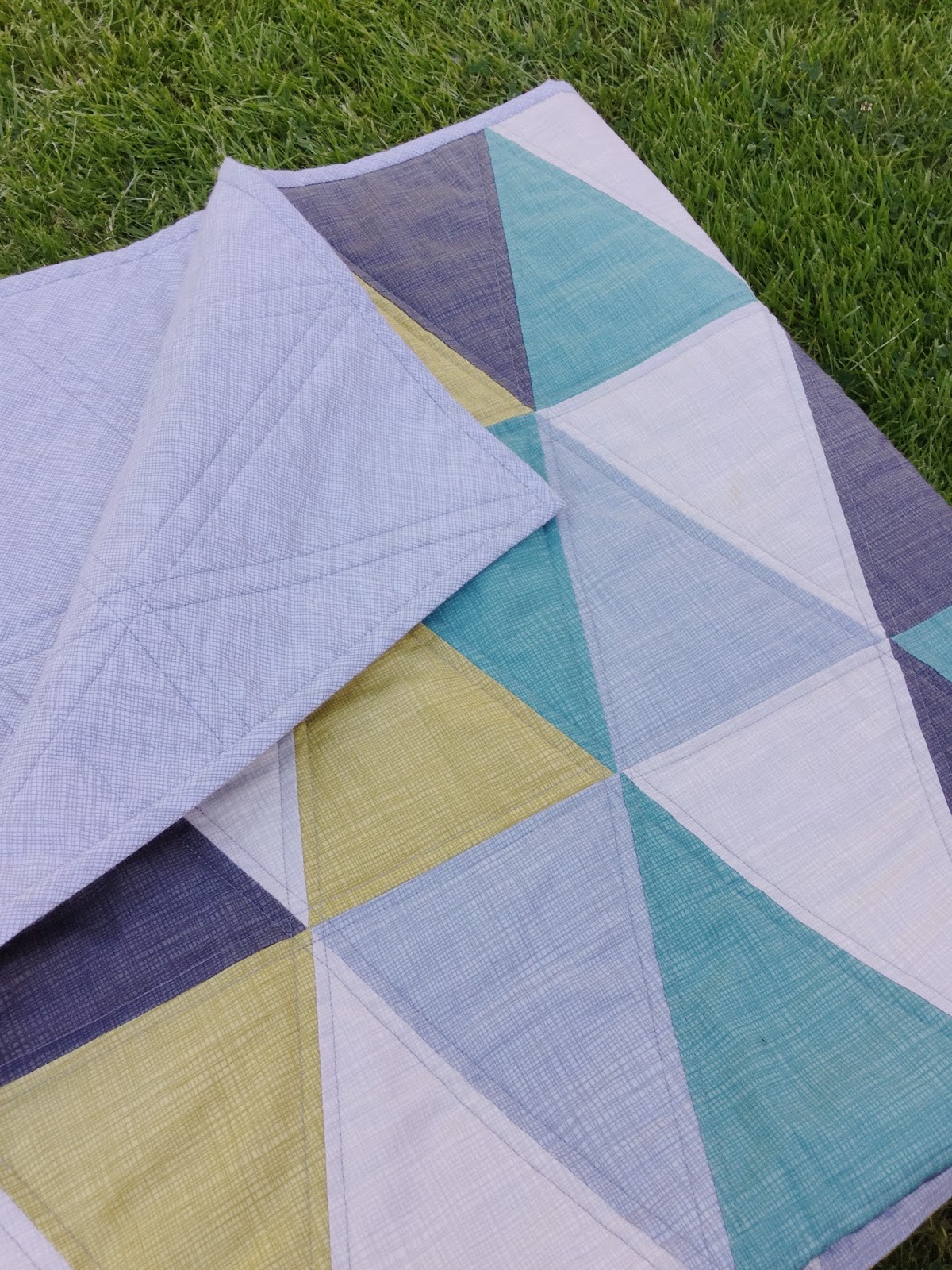 Mack and Mabel: Triangle Baby Quilt Free Pattern
