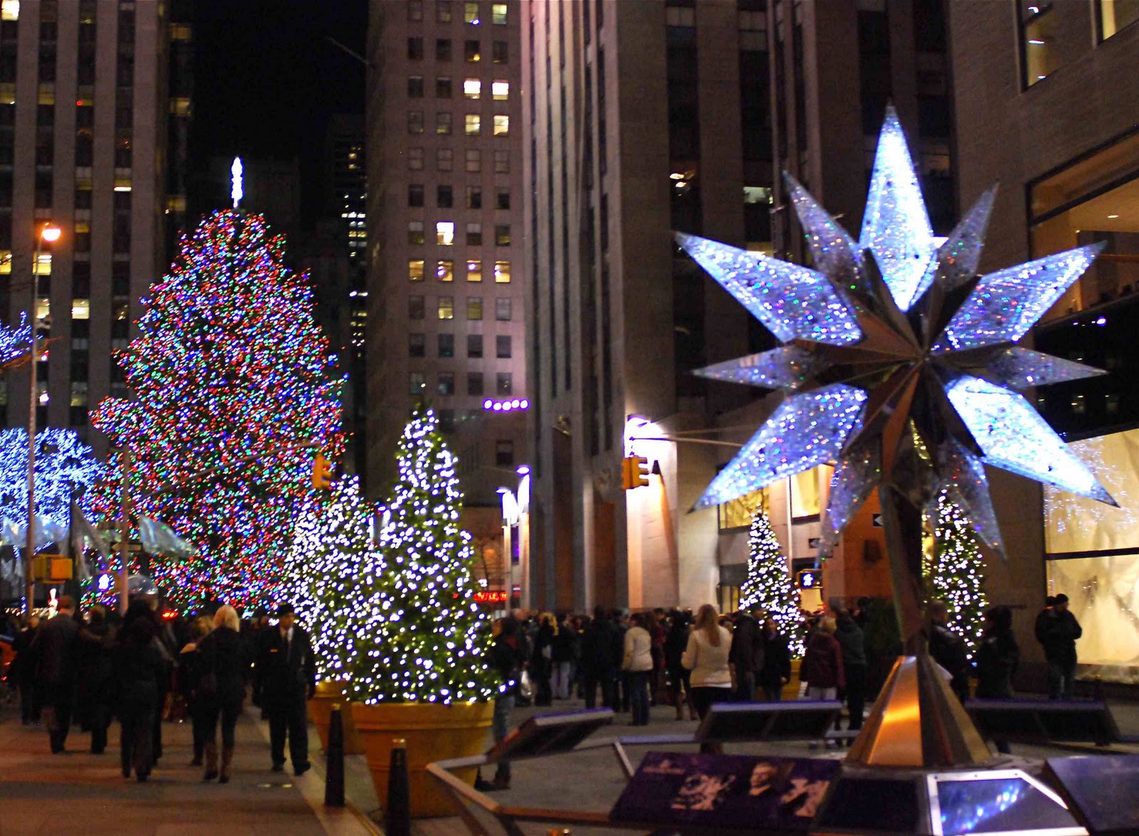 NYC ♥ NYC Rockefeller Center Lights The Iconic Christmas Tree