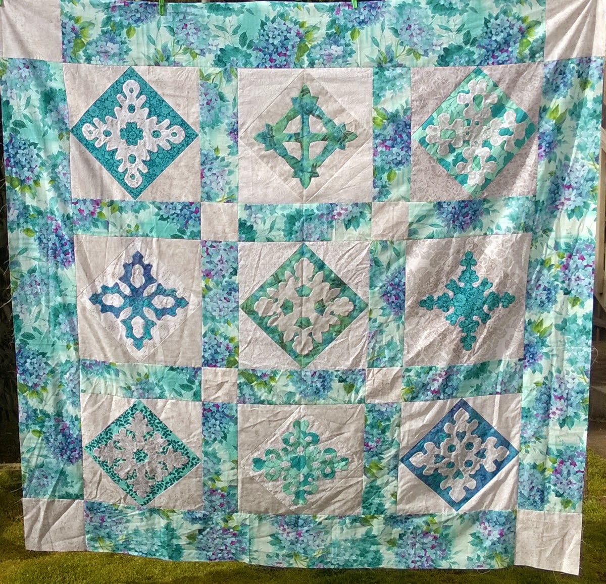 Chicky Quilts Blue snowflake quilt top ready for quilting