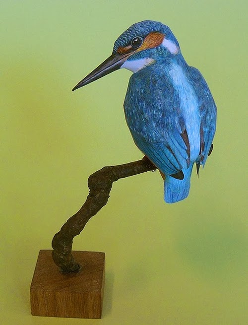 10-Kingfisher-Johan-Scherft-Living-Paper-Birds-Sculptures-Watercolours-www-designstack-co