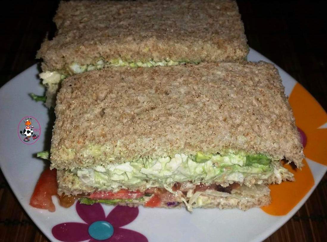 Sándwich De Pollo Y Aguacate
