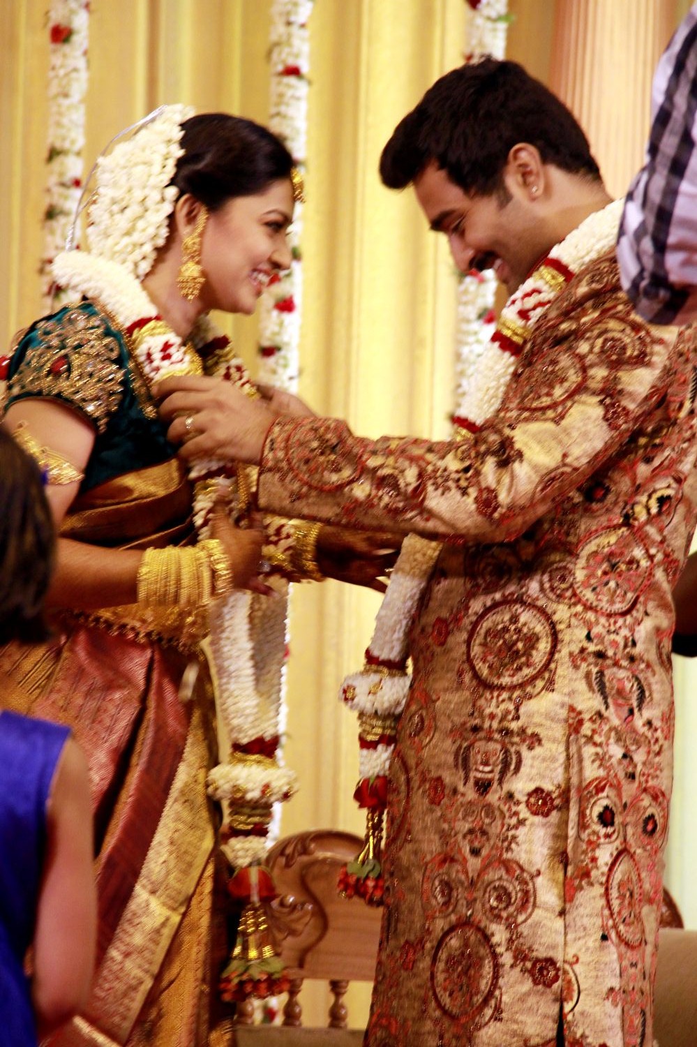 Exclusive! Sneha-Prasanna wedding reception Pictures, Video | Tamil
