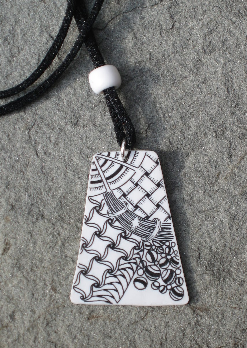 Sue's tangle trips Zentangle jewelry class