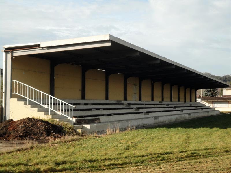 Fussball Soccer Calcio Co Alter Sportplatz Mauer